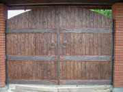 Входные двери под старину с ковкой фото 14